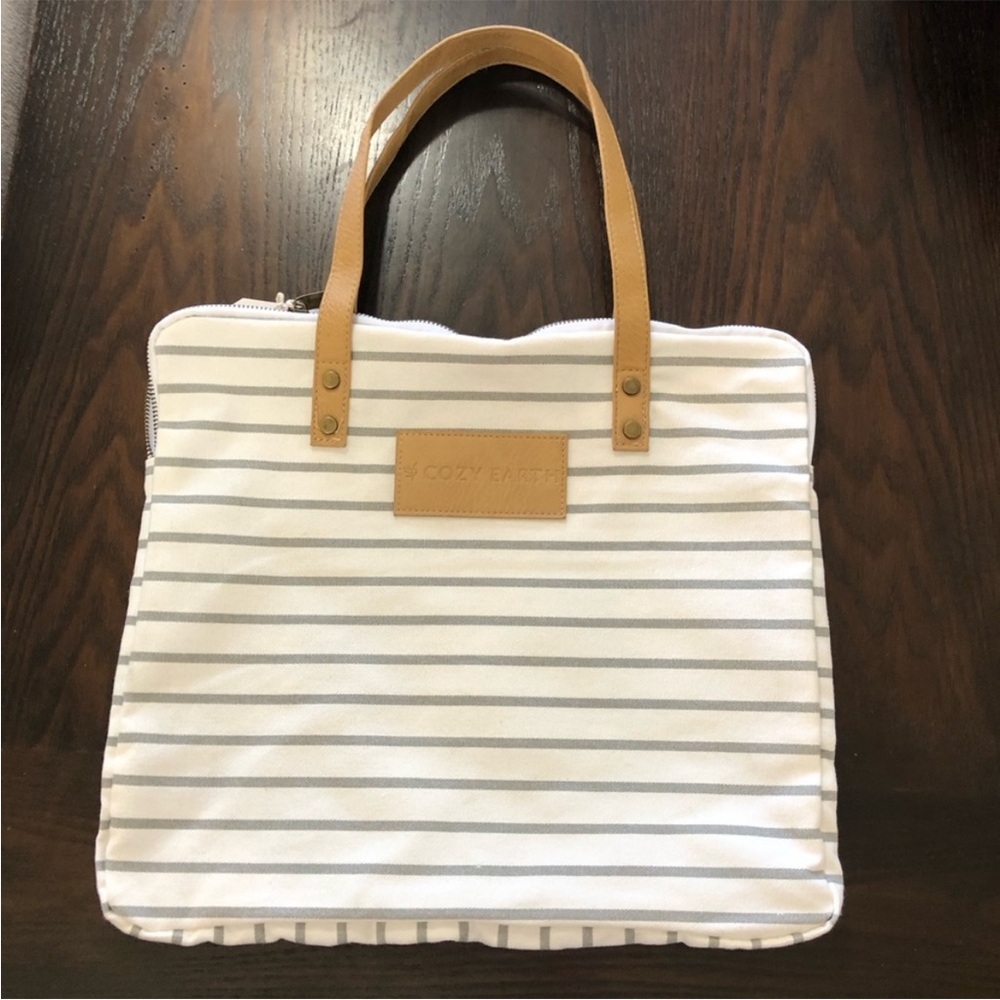 NWT Cozy Earth Striped Large Tote White/Tan leather faux Handles Shoulder Bag - Picture 5 of 9